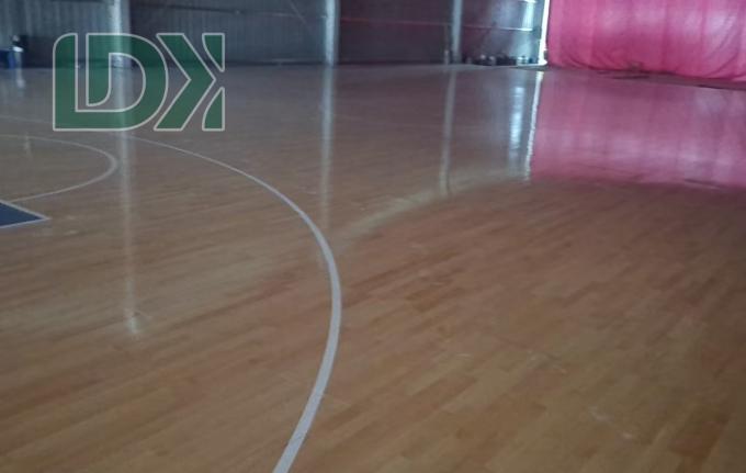 Détail de la surface du plancher FIBA