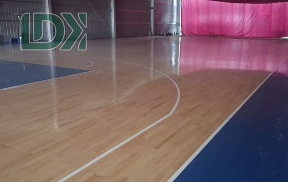 FIBA Homologué Basketball Plancher En Bois FIBA Sol En Bois De Haute Qualité